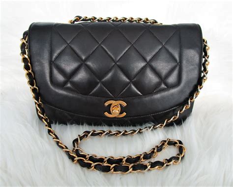 chanel badetasche|Chanel diana bag.